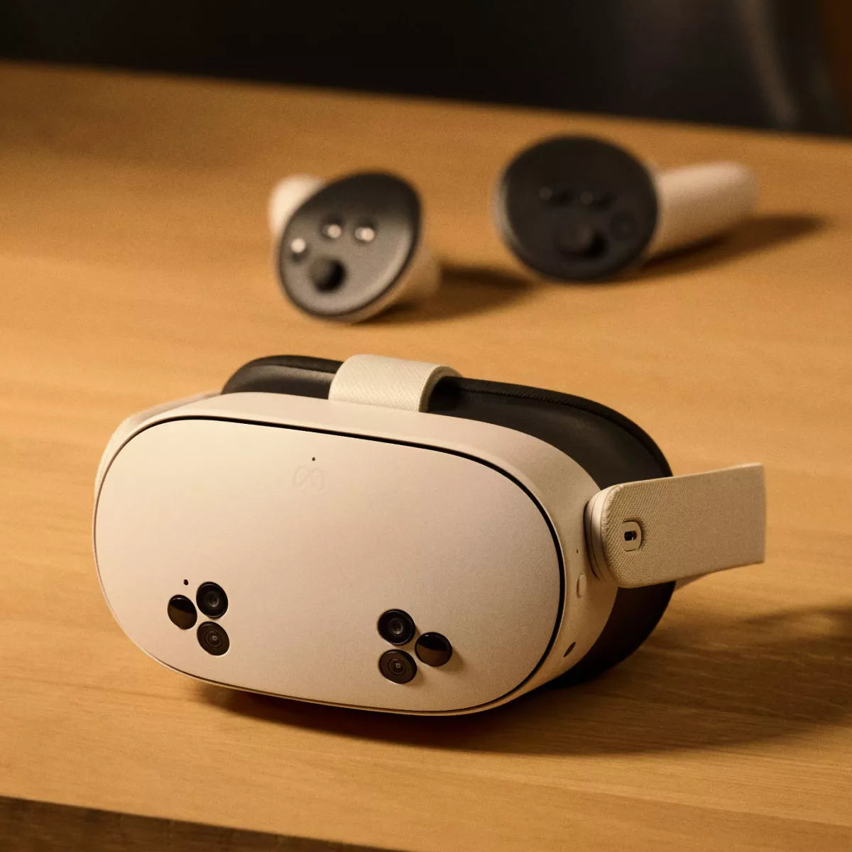 Meta Quest 3S All-In-One Virtual Reality Headset – Includes Batman: Arkham Shadow and a 3-Month Trial of Meta Horizon+